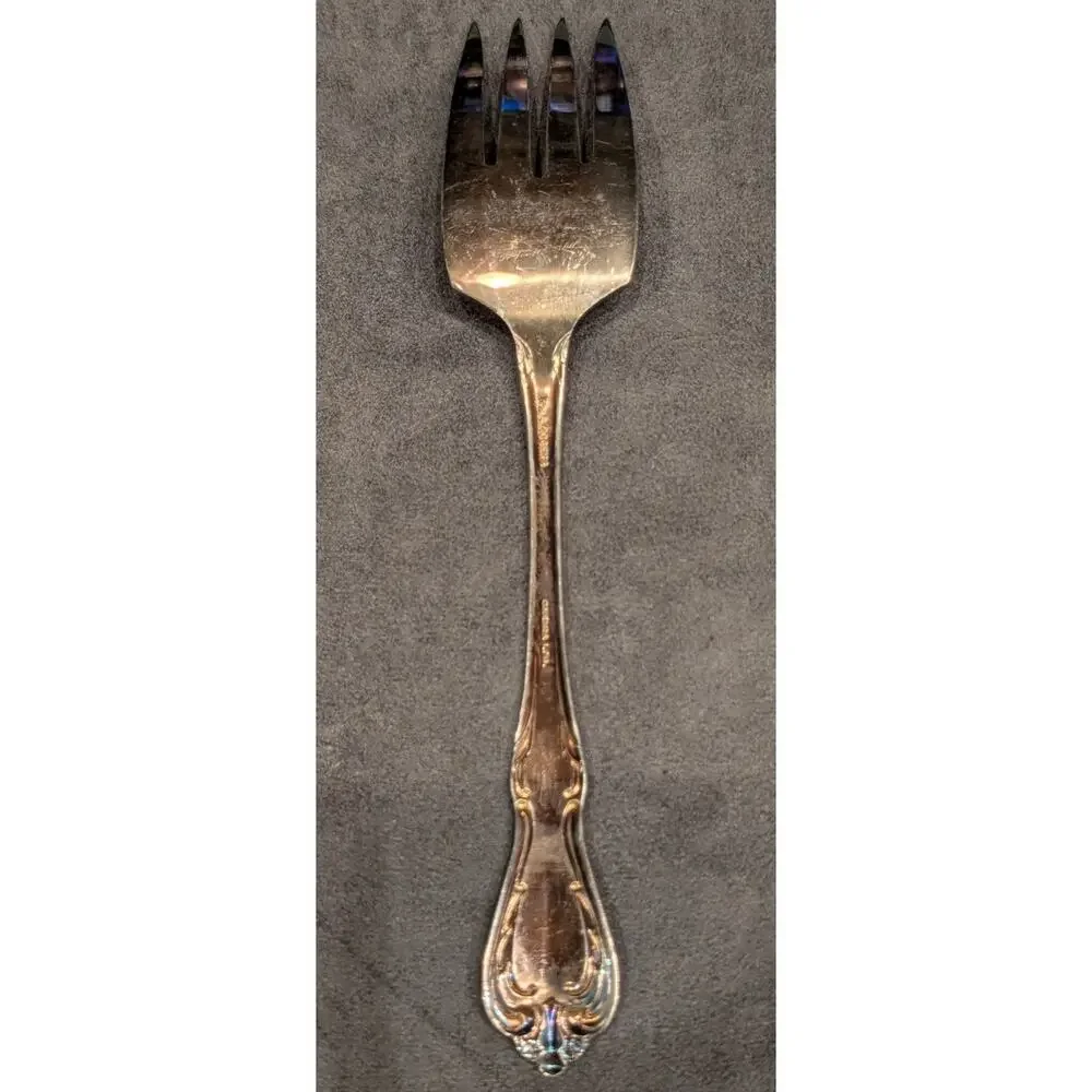 Vintage Wm. A. Rogers Deluxe Oneida Ltd. Stainless Steel Flatware Serving Fork